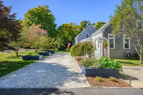 Exterior - 2070 Main St, West Barnstable, MA 02668 photo 4 of 25