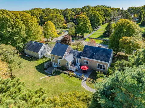 View/Area - 2070 Main St, West Barnstable, MA 02668 photo 2 of 4