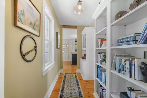 Entry Way - 2070 Main St, West Barnstable, MA 02668 photo 2 of 4