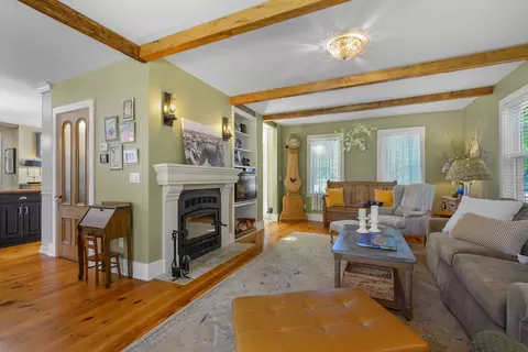Living - 2070 Main St, West Barnstable, MA 02668 photo 2 of 7