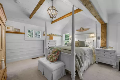 Bedroom - 2070 Main St, West Barnstable, MA 02668 photo 6 of 8