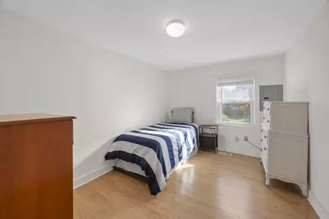 Bedroom - 69 Pine Grove Ave, Hyannis, MA 02601 photo 3 of 6
