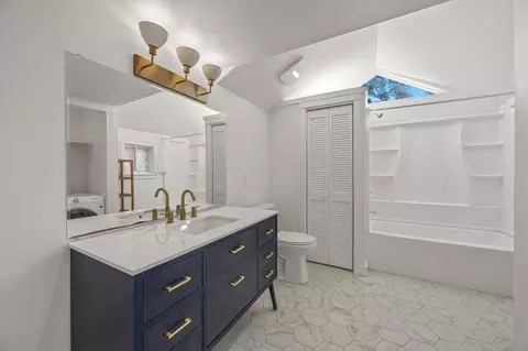 Bath - 69 Pine Grove Ave, Hyannis, MA 02601 photo 1 of 1