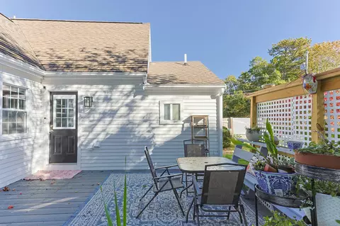 Exterior - 69 Pine Grove Ave, Hyannis, MA 02601 photo 3 of 7