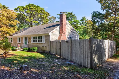 299 Depot Rd, Harwich, MA 02645