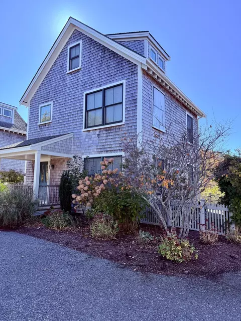16 Meadow Rd UNIT 16, Provincetown, MA 02657