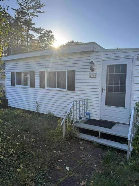 27 Baker Ln UNIT 27, Bourne, MA 02532