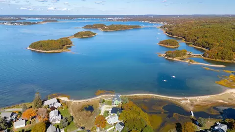 14 Navajo Rd, Pocasset, MA 02559