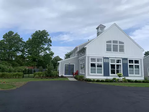 156 Teaticket Hwy, Falmouth, MA 02540
