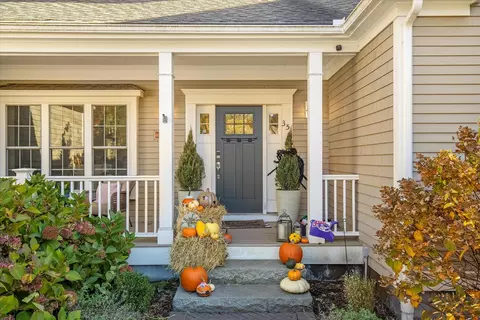35 Spinnaker Dr, Mashpee, MA 02649 photo 2