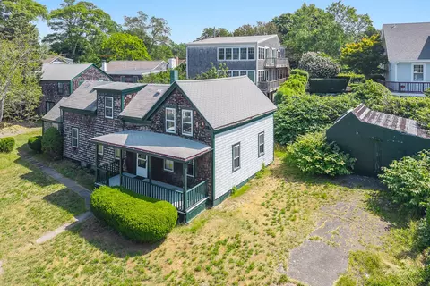 37 Pearl St, Provincetown, MA 02657