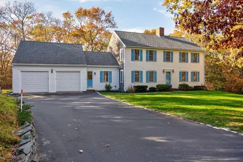14 Village Dr, East Sandwich, MA 02537