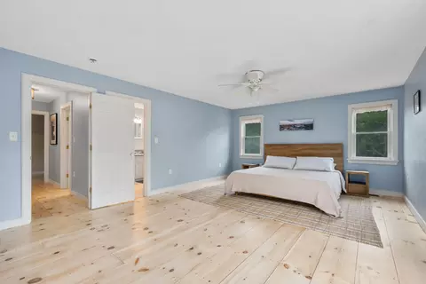 Bedroom - 3528 Main St, Barnstable, MA 02630 photo 4 of 5