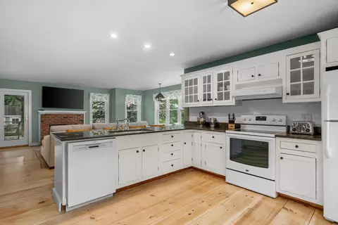 Kitchen - 3528 Main St, Barnstable, MA 02630 photo 2 of 3