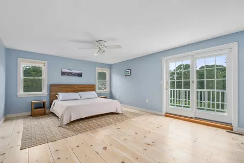 Bedroom - 3528 Main St, Barnstable, MA 02630 photo 3 of 5