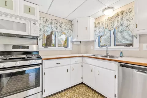 Kitchen - 38 Old Bridge Rd, Buzzards Bay, MA 02532 photo 2 of 2
