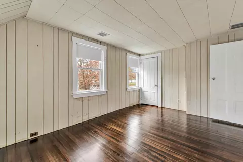 Bedroom - 38 Old Bridge Rd, Buzzards Bay, MA 02532 photo 6 of 7