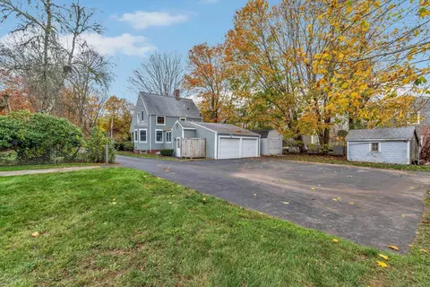 Exterior - 38 Old Bridge Rd, Buzzards Bay, MA 02532 photo 6 of 8