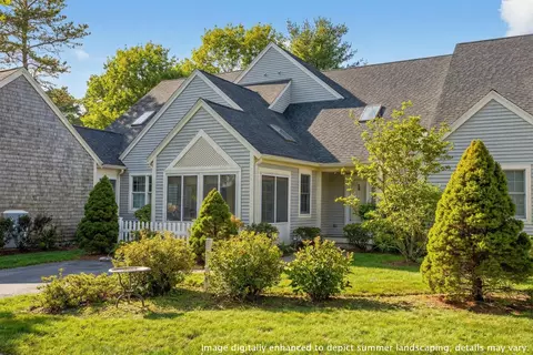 16 Gold Leaf Ln, Mashpee, MA 02649