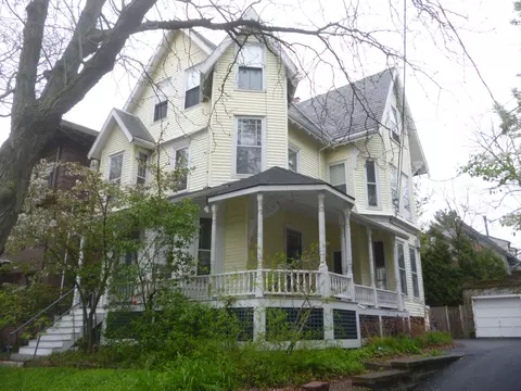 16 Lee St #2, Cambridge, MA 02139