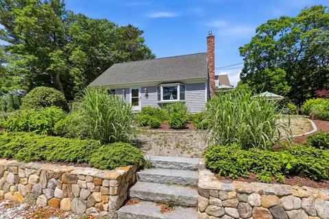 Exterior - 197 Monomoscoy Rd, Mashpee, MA 02649 photo 3 of 9