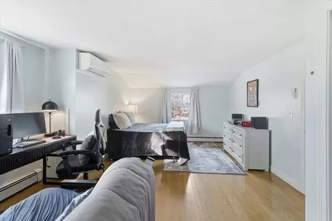 Bedroom - 197 Monomoscoy Rd, Mashpee, MA 02649 photo 1 of 4