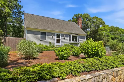 Exterior - 197 Monomoscoy Rd, Mashpee, MA 02649 photo 1 of 9