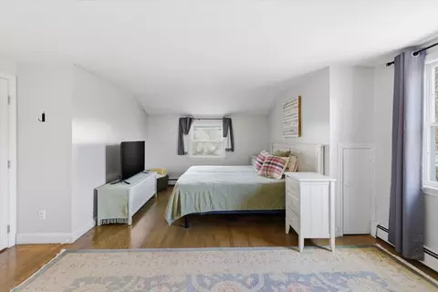Bedroom - 197 Monomoscoy Rd, Mashpee, MA 02649 photo 4 of 4