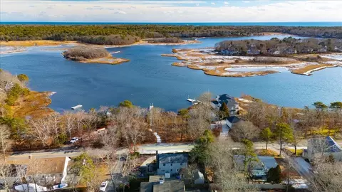View/Area - 197 Monomoscoy Rd, Mashpee, MA 02649 photo 9 of 14