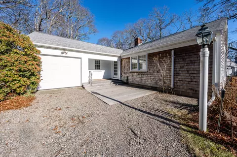54 Murphy Rd, Hyannis, MA 02601