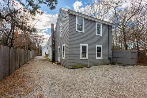 341 Bradford St, Provincetown, MA 02657