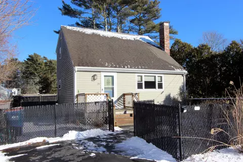 29 Wenonah Rd, Buzzards Bay, MA 02532 photo 2