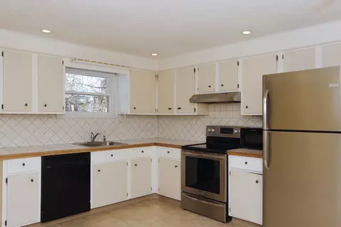 29 Wenonah Rd, Buzzards Bay, MA 02532 photo 5