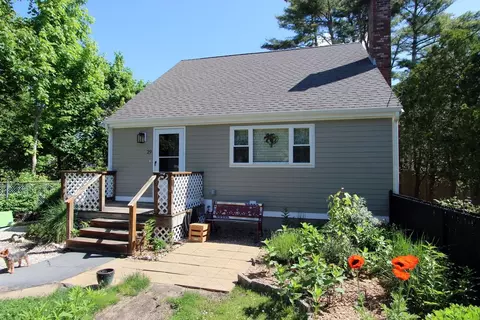 29 Wenonah Rd, Buzzards Bay, MA 02532 photo 3