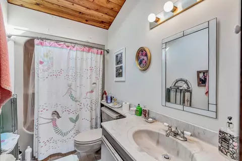 Bath - 481 Lakeside Dr, Centerville, MA 02632 photo 4 of 4