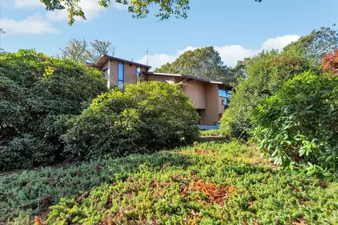 Exterior - 481 Lakeside Dr, Centerville, MA 02632 photo 8 of 14