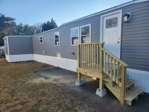 3 Fourth Ave, Pocasset, MA 02559