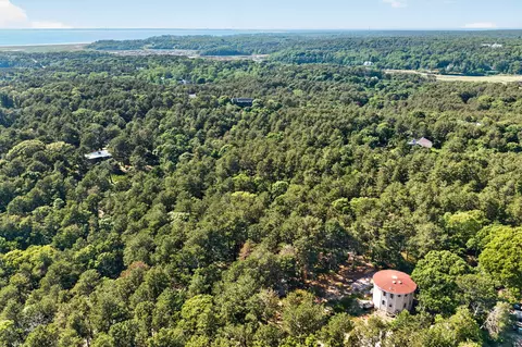 19 Old Bridge Rd, Truro, MA 02666
