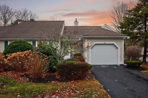 18 Windward St UNIT 18, Mashpee, MA 02649
