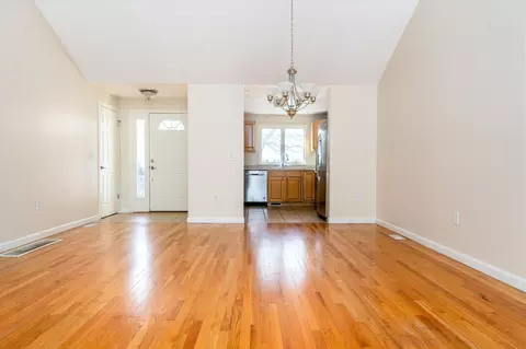Living - 1 Masters Ct, Mashpee, MA 02649 photo 1 of 5