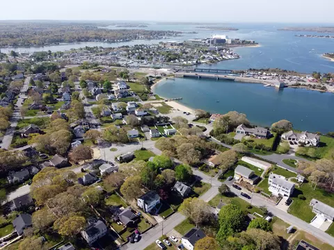 4 Van Bummel Rd, Buzzards Bay, MA 02532 photo 9