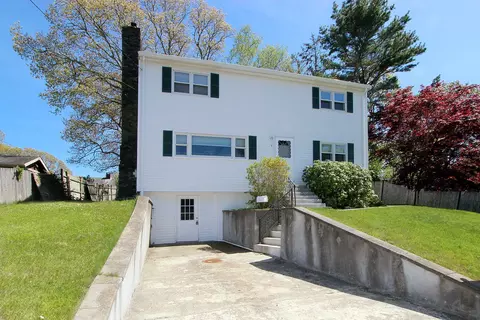 4 Van Bummel Rd, Buzzards Bay, MA 02532 photo 2