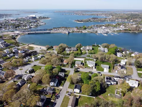 4 Van Bummel Rd, Buzzards Bay, MA 02532 photo 10