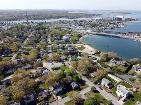 4 Van Bummel Rd, Buzzards Bay, MA 02532 photo 8