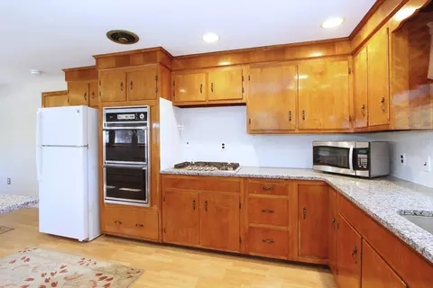 4 Van Bummel Rd, Buzzards Bay, MA 02532 photo 14