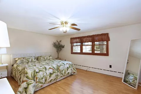 4 Van Bummel Rd, Buzzards Bay, MA 02532 photo 18