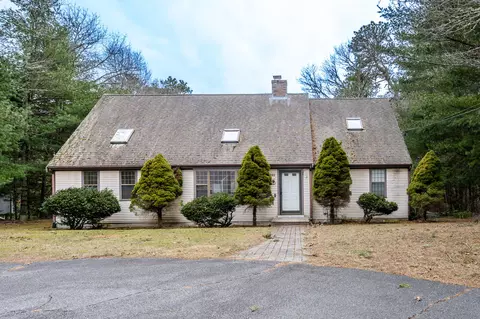 192 Sandy Valley Rd, Marstons Mills, MA 02648