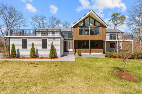 46 Greensward Cir, Mashpee, MA 02649