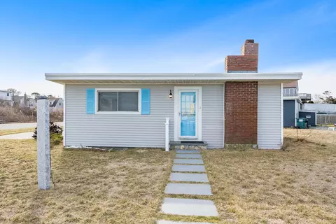 4 Freeman Ave, Sandwich, MA 02563