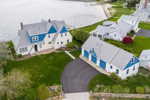 35 Benedict Rd, Bourne, MA 02532